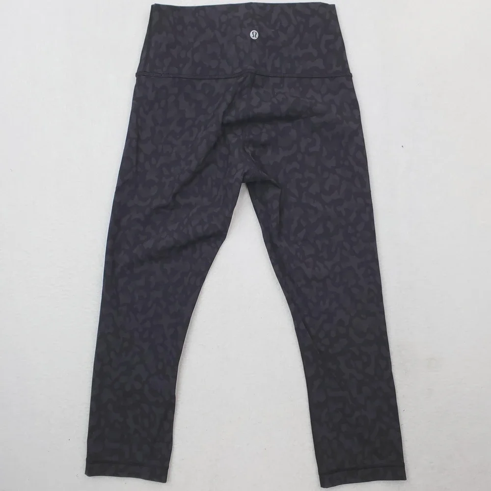 Lululemon Leggings Womens 6 Black Wunder Under Crop High Rise Yoga Leopard Print
